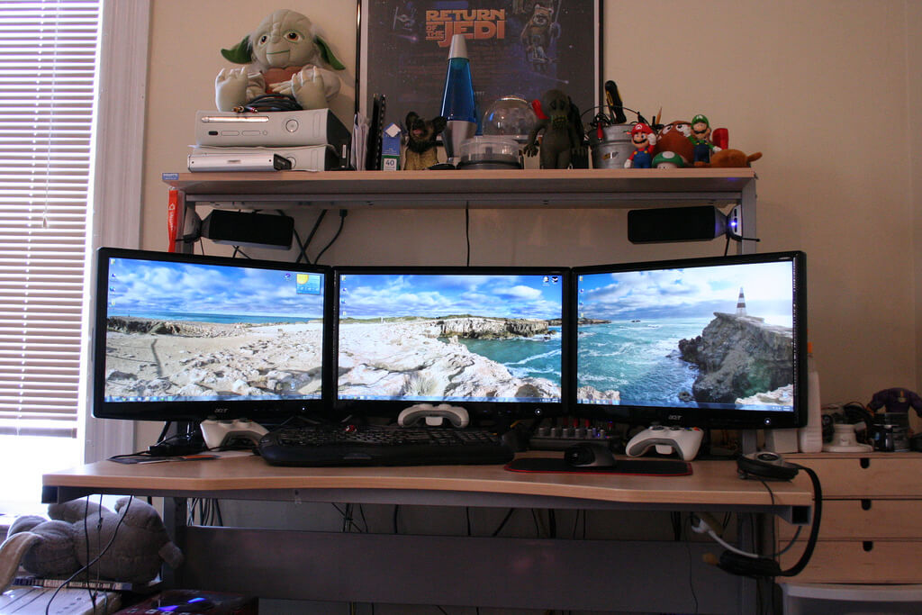 Triple Monitor Gaming